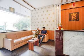 Fabhotel Rove Inn & Suites