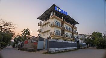 Fabhotel Shree Sai Residency
