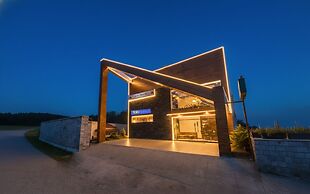 Fabhotel Sholas Residency I