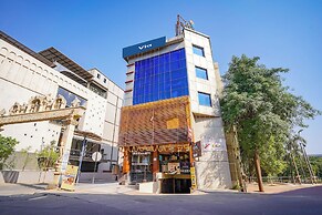 Fabhotel Shreyas Inn