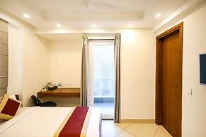 Fabhotel La Paz Stay B&B