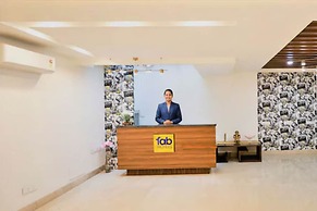 Fabhotel La Paz Stay B&B