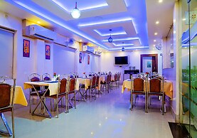 Fabhotel Kanchan Plaza