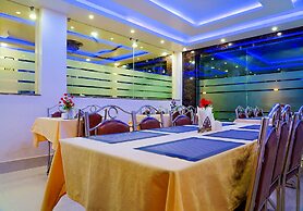 Fabhotel Kanchan Plaza