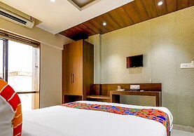 Fabhotel Eros 211