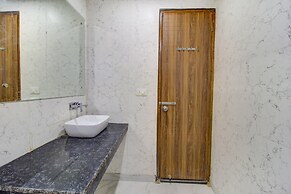 FabHotel Gross inn Suites