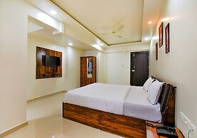 Fabhotel White House