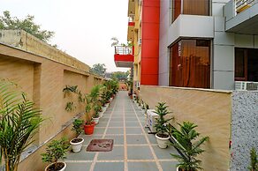 FabHotel Elite Peak