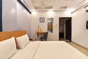 Fabhotel Rushank Palace