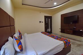 Fabhotel Red Rose