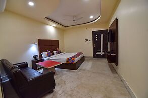 Fabhotel Red Rose