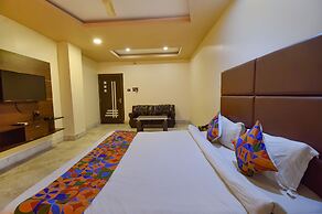 Fabhotel Red Rose