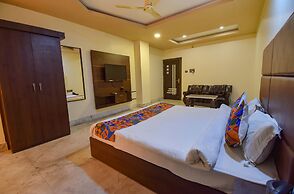 Fabhotel Red Rose