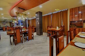 Fabhotel Red Rose