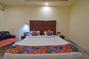 Fabhotel Red Rose