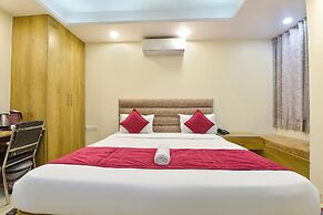 Fabhotel Pink City