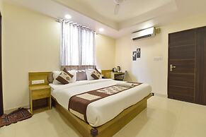Fabhotel Pink City