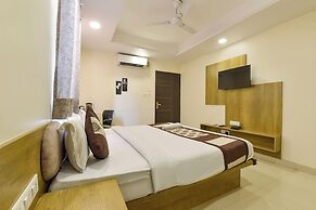 Fabhotel Pink City