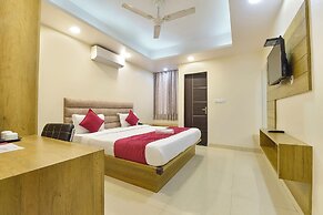 Fabhotel Pink City