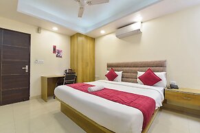 Fabhotel Pink City