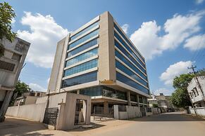 Fabhotel Royal International