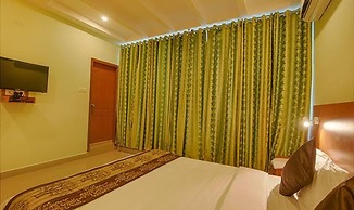 Fabhotel The Btm Palace