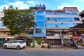 Fabexpress Vibrant Residency