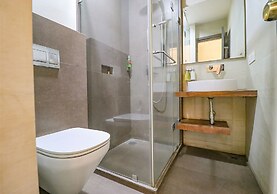 Fabhotel Lord Inn