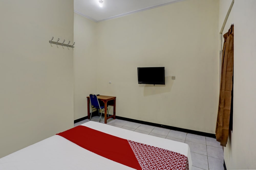 OYO 3767 Permata House
