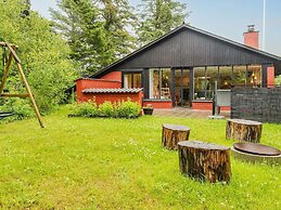 6 Person Holiday Home in Ulfborg