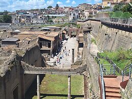 GARDEN HOUSE ERCOLANO