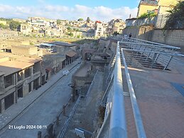GARDEN HOUSE ERCOLANO
