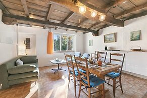 Historical Caslano Apartments