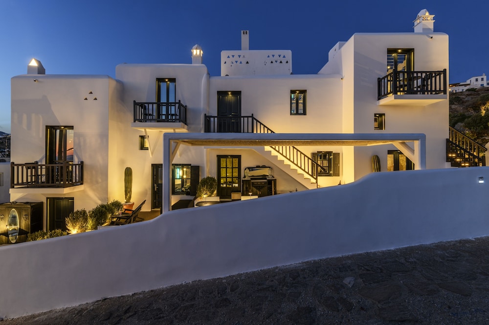 She Mykonos Boutique Hotel