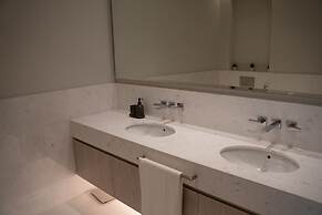 The Palm Tower, Luxurious Apartment