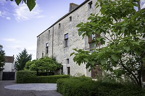 LA MAISON ROYALE