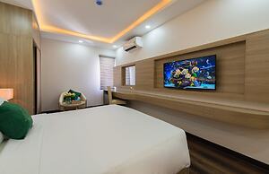 Holi Anna Boutique