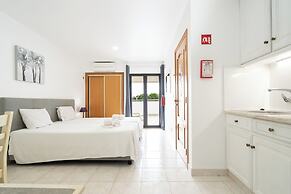 Apartamentos Vale de Carros by Umbral