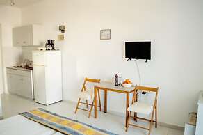 Lefteris Insta-worthy Studio With Balcony