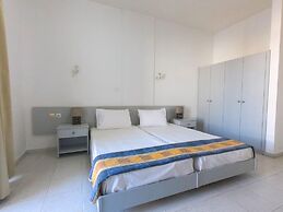 Lefteris Insta-worthy Studio With Balcony