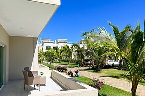 Playa Palmera Beach Resort