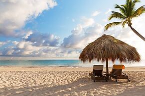 Playa Palmera Beach Resort