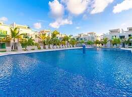 Playa Palmera Beach Resort