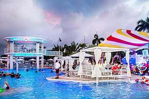 Playa Palmera Beach Resort