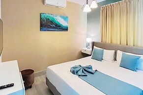Playa Palmera Beach Resort