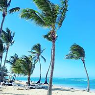 Playa Palmera Beach Resort