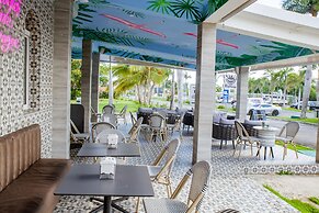 Playa Palmera Beach Resort
