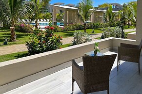 Playa Palmera Beach Resort