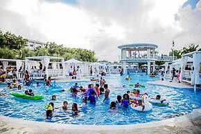 Playa Palmera Beach Resort