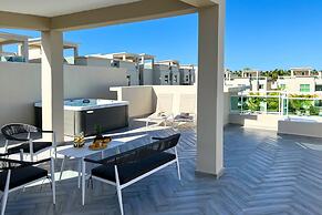 Playa Palmera Beach Resort